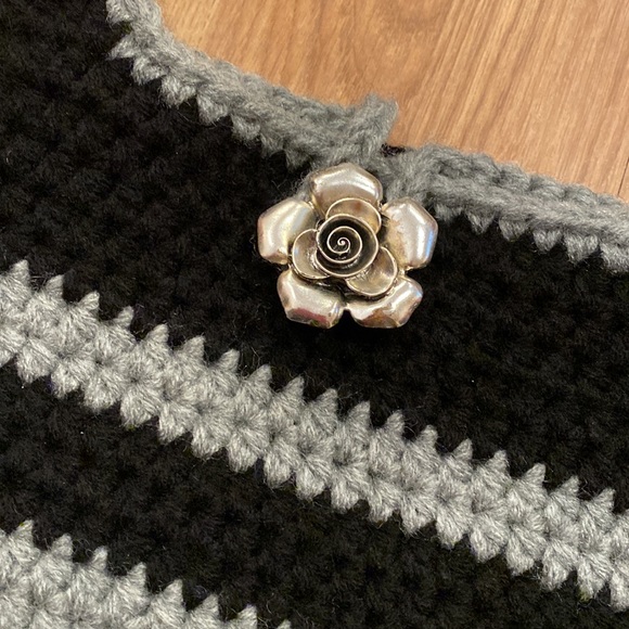 Hand crocheted handbag - Picture 2 of 3